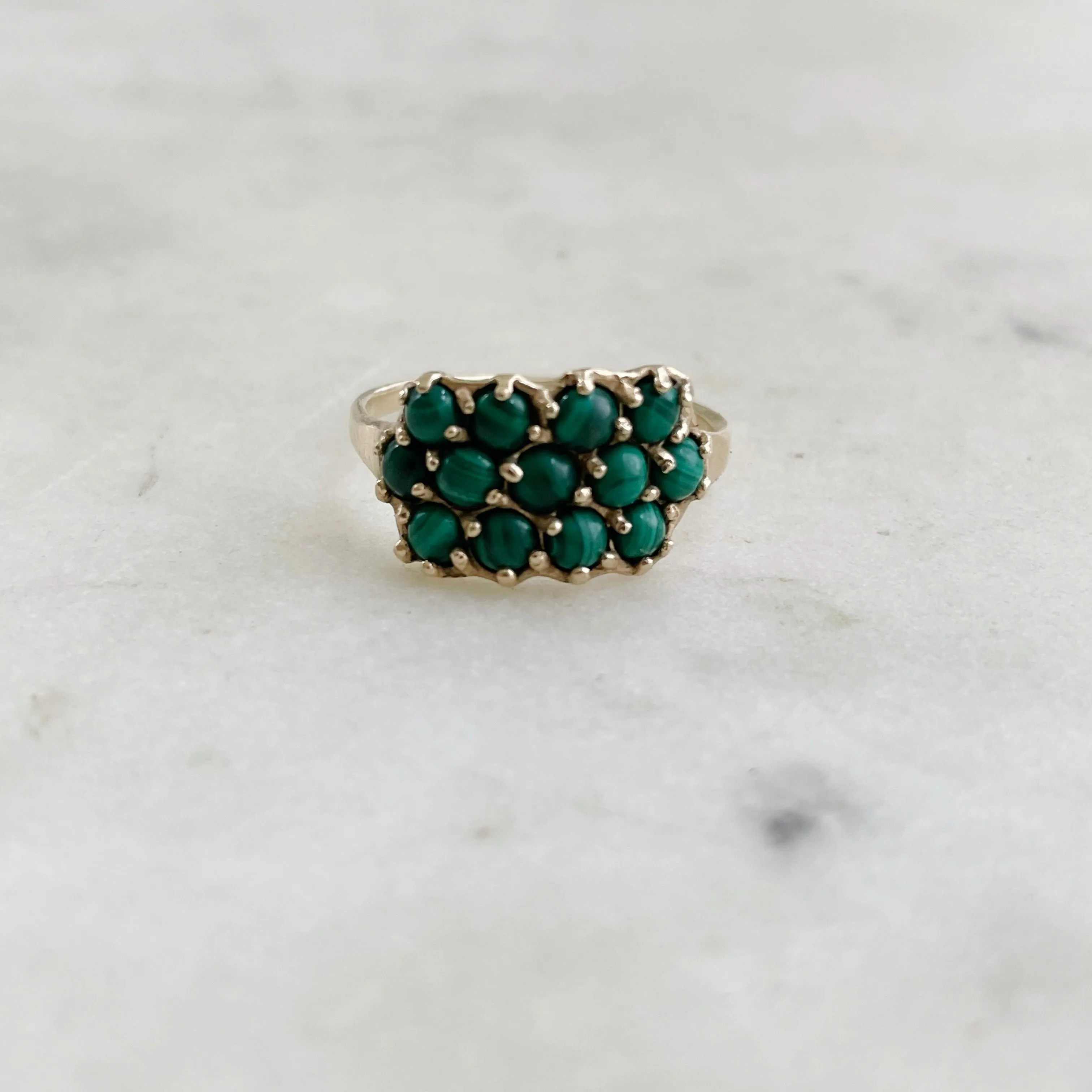 14K GOLD 13 STONE RING — MALACHITE