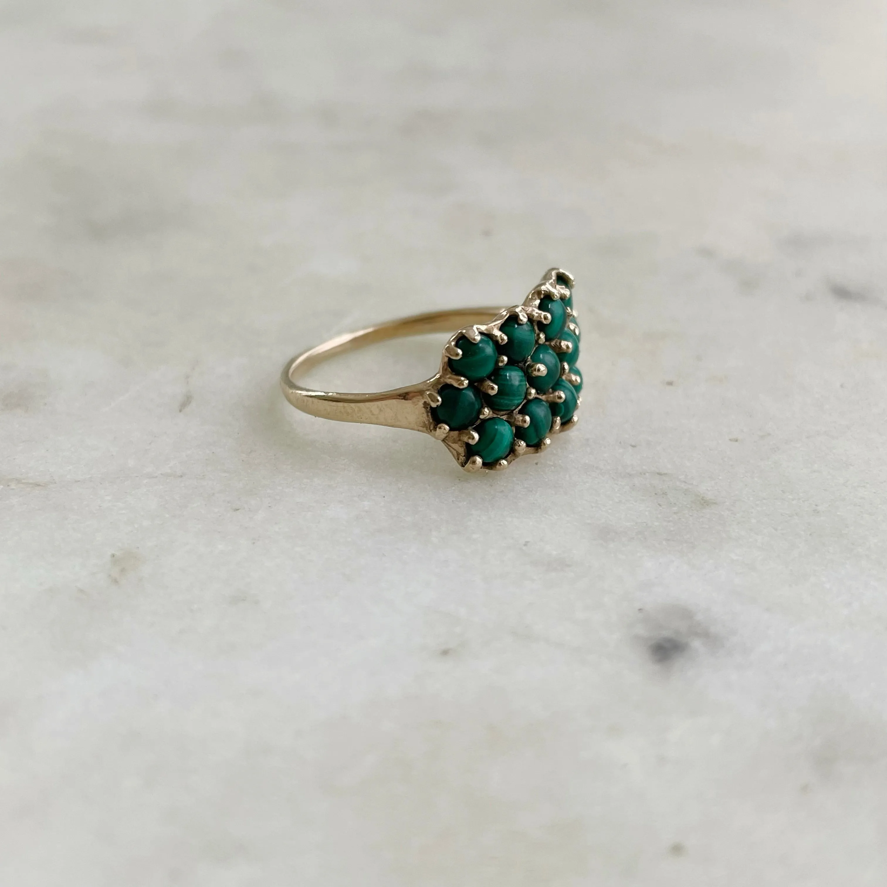 14K GOLD 13 STONE RING — MALACHITE