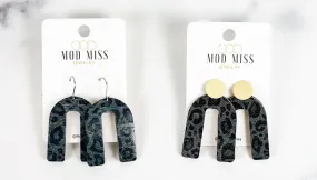 Cork Leather Arch Earring Leopard Gray & Black