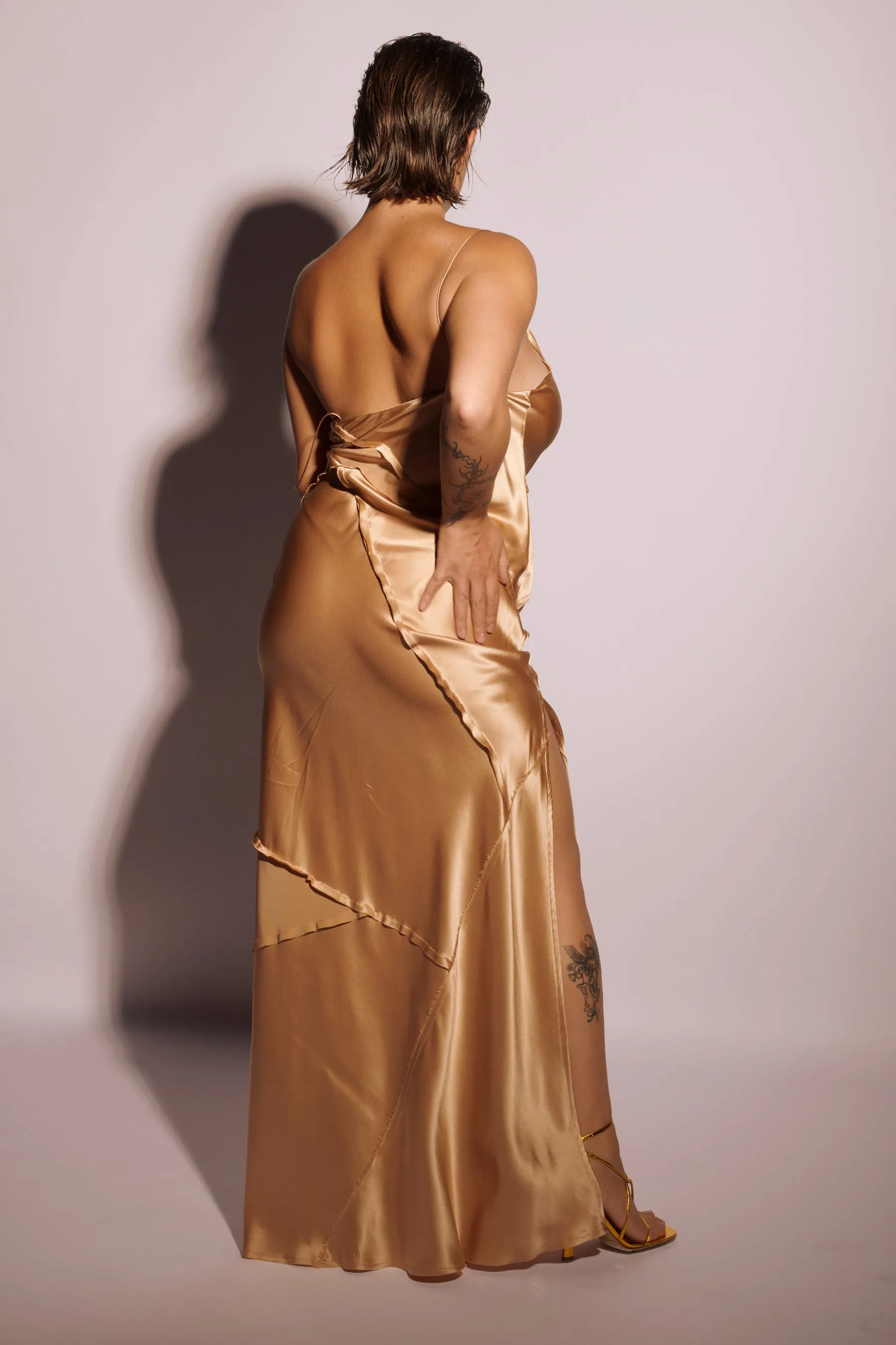 Elongated Recycled Dress with Slit - Desert