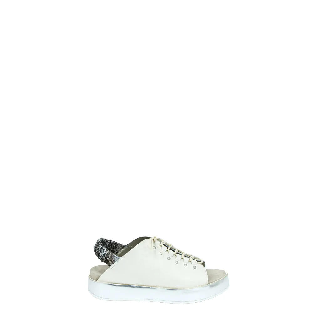 Slip On Chanel Lacci Cervo Chalk White