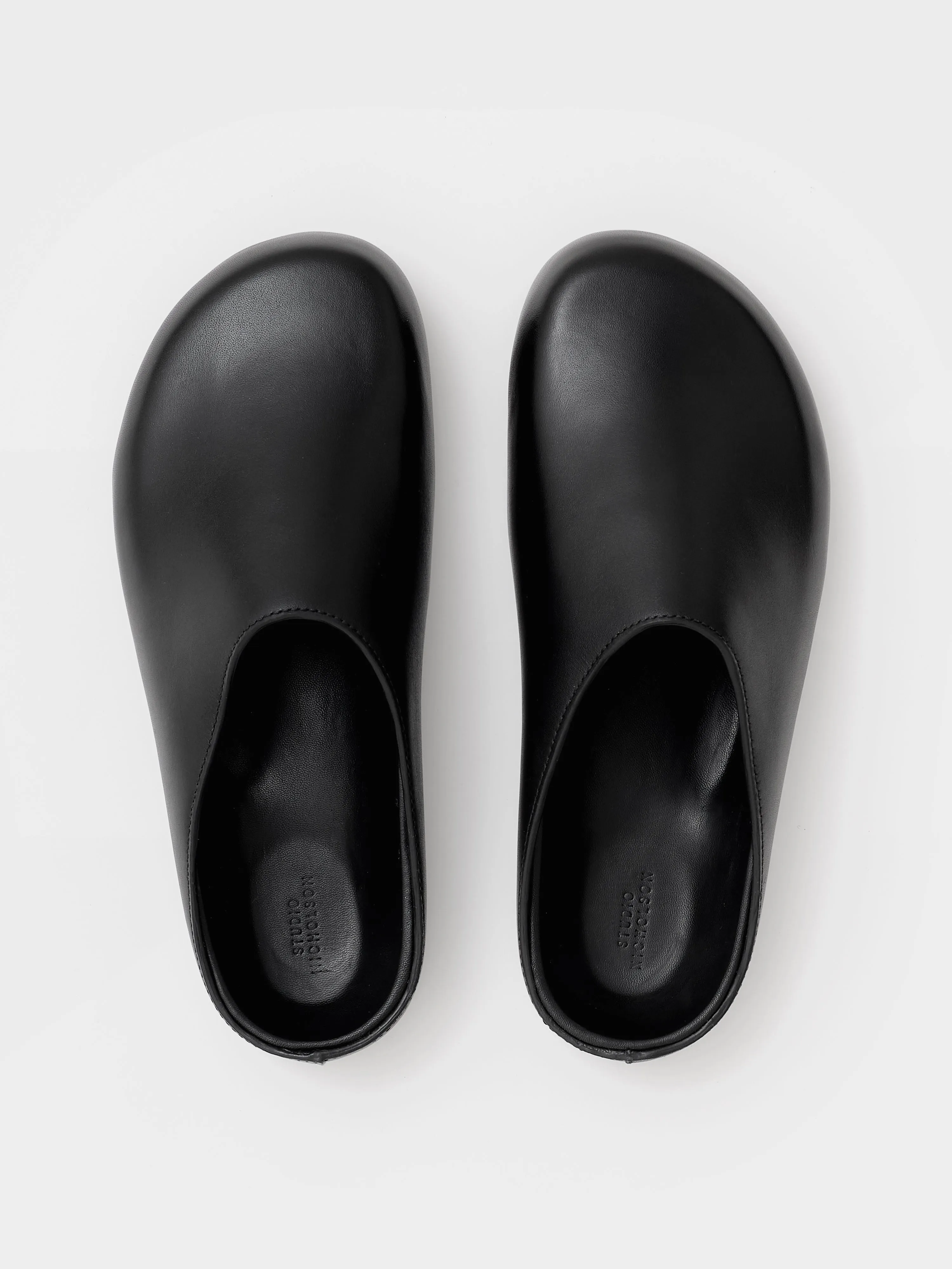 Women's Wearing Clog in Black